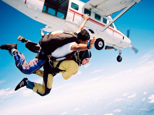 SALTO EN PARACAIDAS