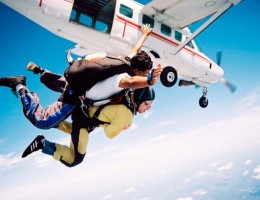 SALTO EN PARACAIDAS